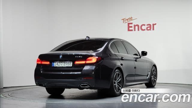 BMW 5 Series 2021 — Şəkil 2/20