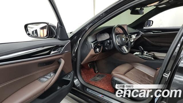 BMW 5 Series 2021 — Şəkil 10/20