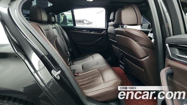 BMW 5 Series 2021 — Şəkil 12/20