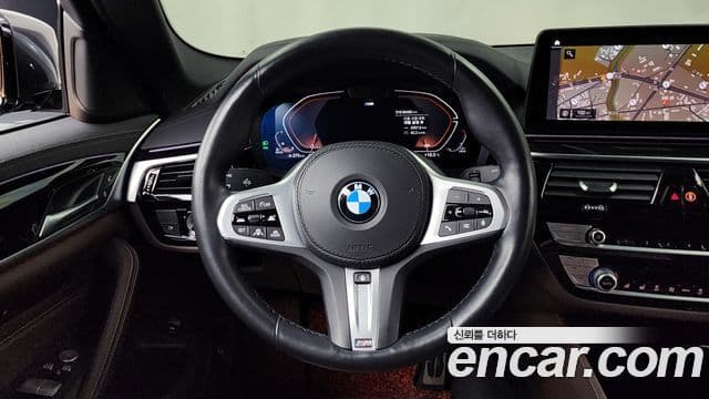 BMW 5 Series 2021 — Şəkil 13/20
