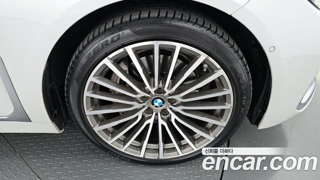 BMW 7 Series 2019 — ფოტო 5/20