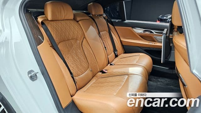 BMW 7 Series 2019 — ფოტო 12/20