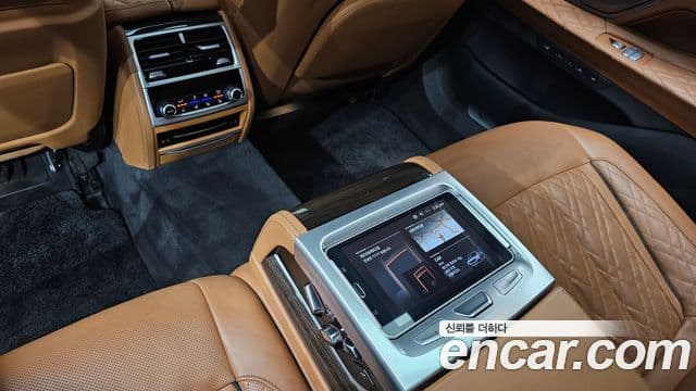 BMW 7 Series 2019 — ფოტო 17/20