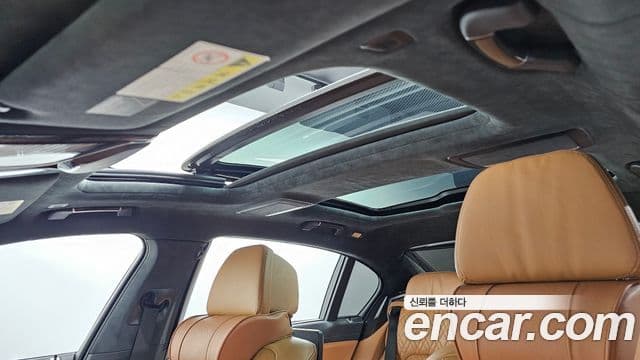 BMW 7 Series 2019 — ფოტო 20/20