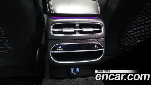 Genesis GV70 2022 — ფოტო 18/20