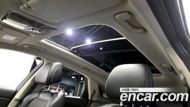 Genesis GV70 2022 — ფოტო 19/20