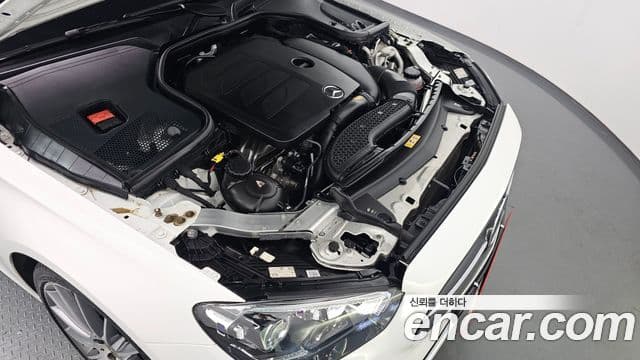 Mercedes-Benz E-Class 2021 — ფოტო 5/20