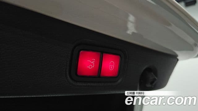 Mercedes-Benz E-Class 2021 — ფოტო 16/20