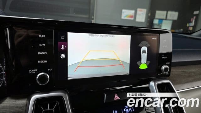Kia Sorento 2022 — ფოტო 17/20