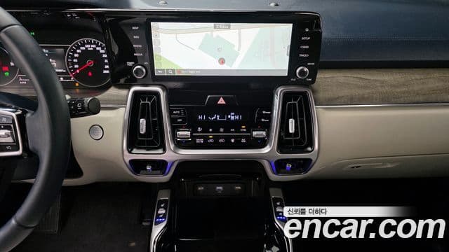 Kia Sorento 2022 — ფოტო 19/20