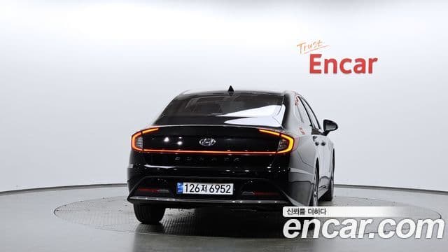 Hyundai Sonata Hybrid 2019 — ფოტო 11/20