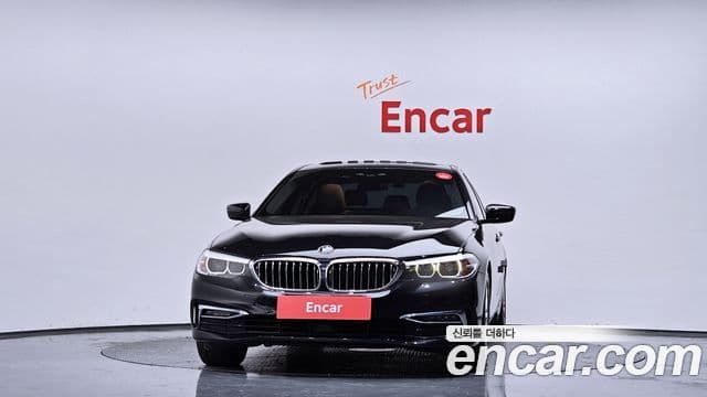 BMW 5 Series 2019 — ფოტო 2/20