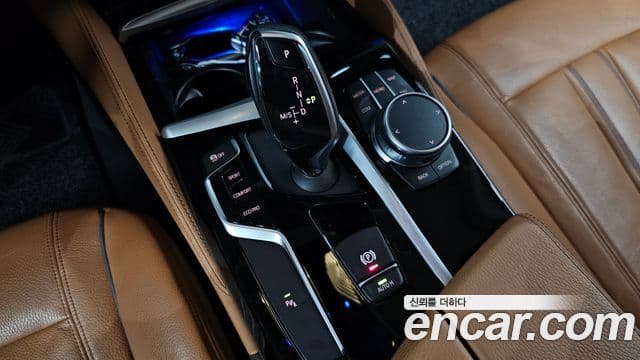 BMW 5 Series 2019 — ფოტო 7/20