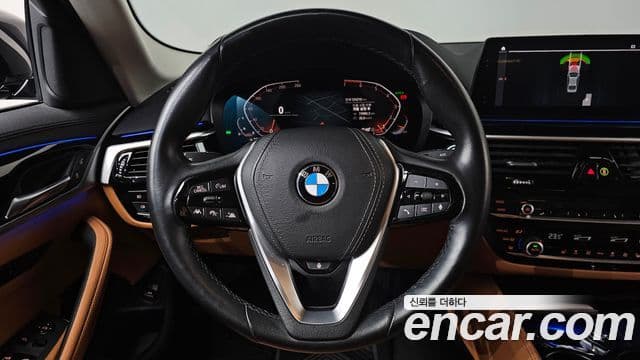 BMW 5 Series 2019 — ფოტო 12/20