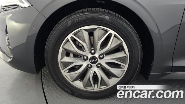 Kia K5 2022 — ფოტო 5/20