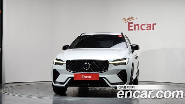 Volvo XC60 2025 — ფოტო 3/20