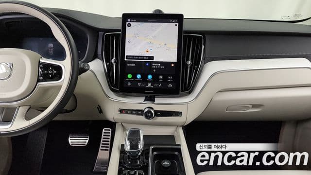 Volvo XC60 2025 — ფოტო 14/20