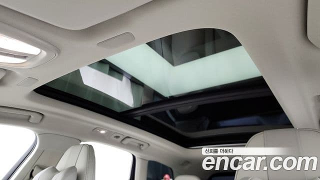 Volvo XC60 2025 — ფოტო 18/20