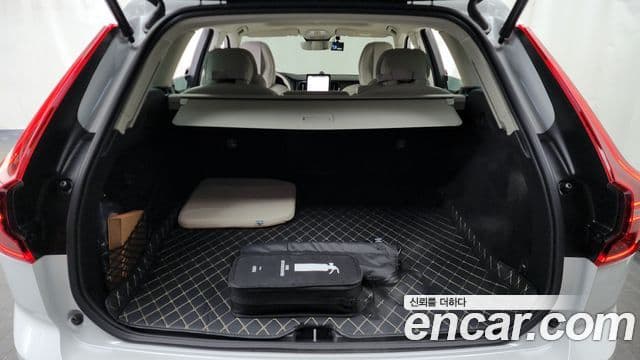 Volvo XC60 2025 — ფოტო 20/20