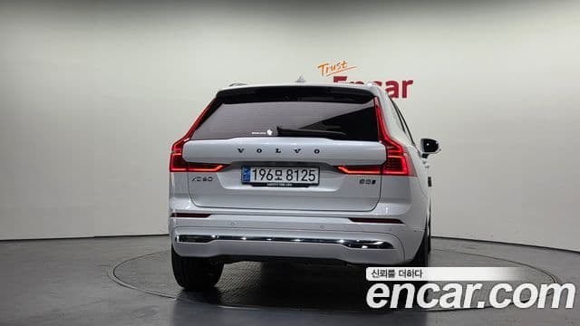 Volvo XC60 2023 — Фото 4/20