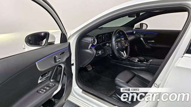 Mercedes-Benz A-Class 2022 — ფოტო 11/20