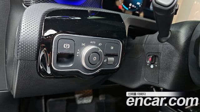 Mercedes-Benz A-Class 2022 — ფოტო 17/20
