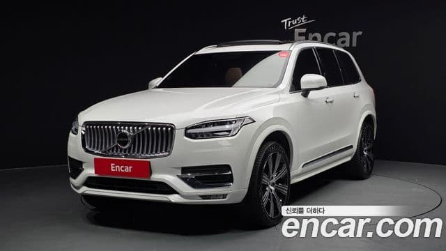 Volvo XC90 2022 — ფოტო 1/20