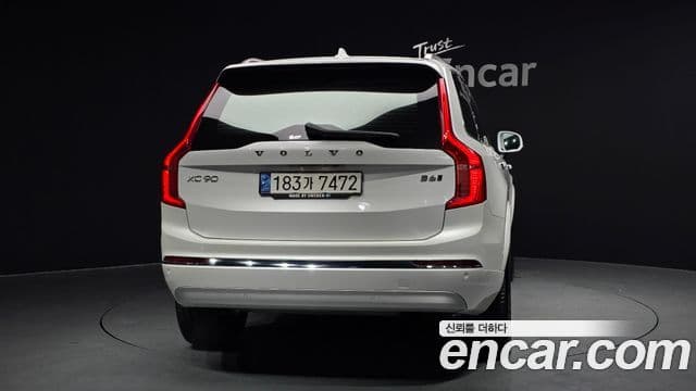 Volvo XC90 2022 — ფოტო 4/20
