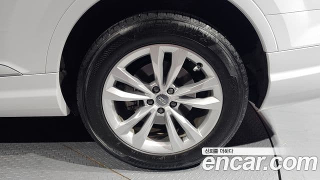 Audi Q7 2019 — Şəkil 5/20