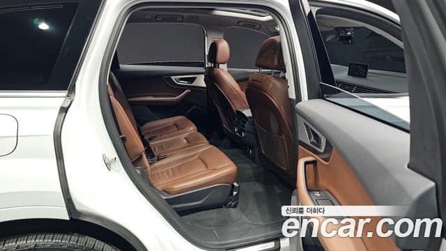 Audi Q7 2019 — Şəkil 11/20