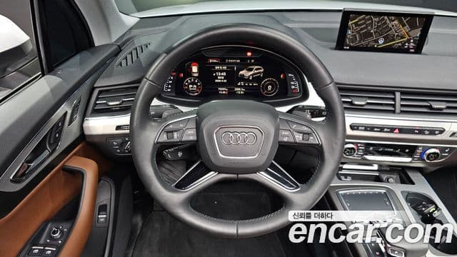 Audi Q7 2019 — Şəkil 13/20