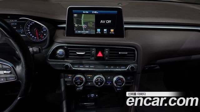 Genesis G70 2018 — ფოტო 18/20