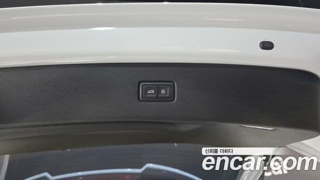 Audi Q7 2023 — Photo 4/20