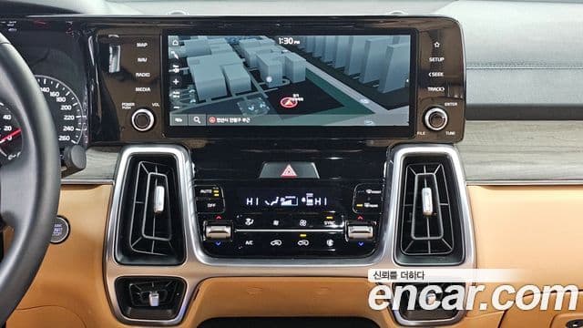 Kia Sorento 2023 — ფოტო 19/20