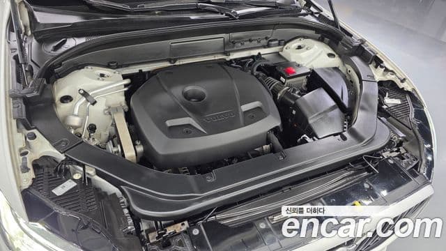 Volvo XC60 2019 — Şəkil 12/20