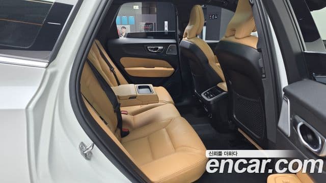 Volvo XC60 2019 — Şəkil 6/20