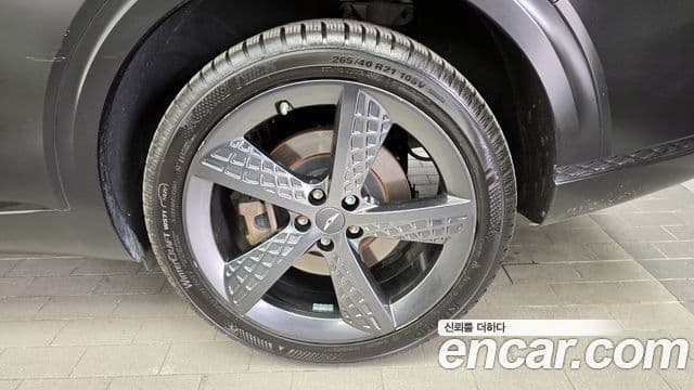 Genesis GV70 2021 — ფოტო 19/34
