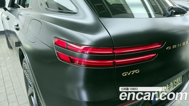 Genesis GV70 2021 — ფოტო 10/34