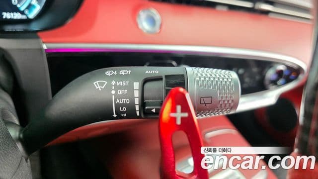 Genesis GV70 2021 — ფოტო 20/34