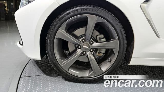 Genesis G70 2020 — ფოტო 5/20