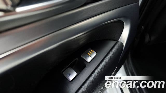 Genesis G70 2020 — ფოტო 17/20