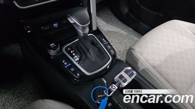 Kia Seltos 2022 — Şəkil 9/20