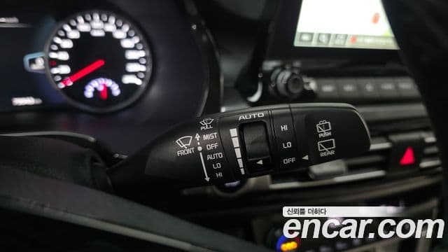 Kia Seltos 2022 — Şəkil 17/20