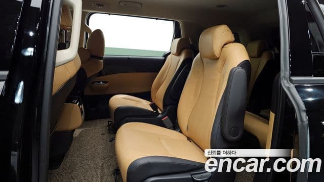 Kia Carnival 2023 — Şəkil 11/20