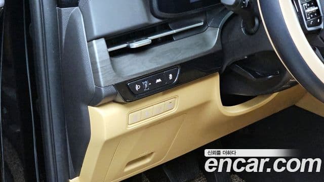 Kia Carnival 2023 — Şəkil 16/20