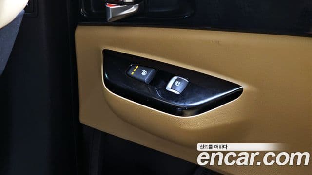 Kia Carnival 2023 — Şəkil 19/20