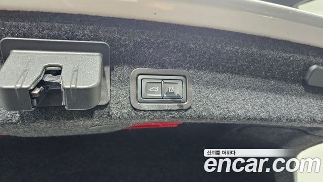 Audi A6 2025 — ფოტო 18/20