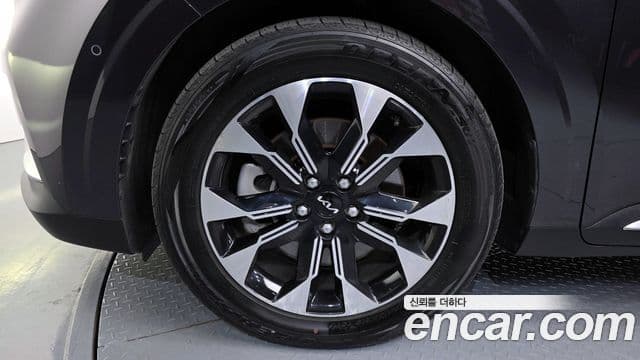 Kia Carnival 2021 — Фото 5/20