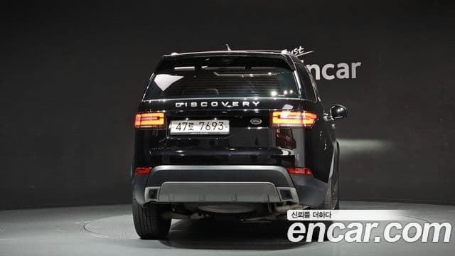 Land Rover Discovery 5 2018 — Photo 9/20
