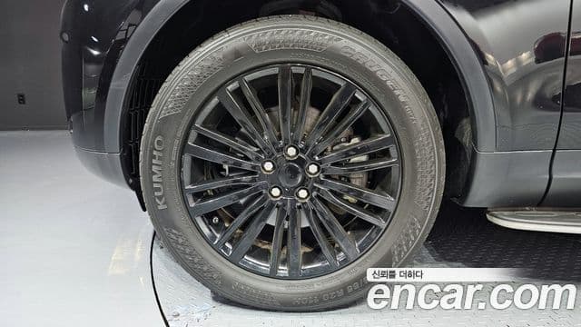 Land Rover Discovery 5 2018 — Photo 5/20